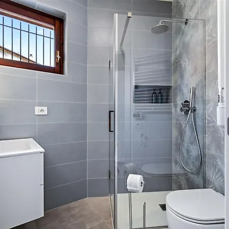 Vila Exclusive - Parking - View Varenna