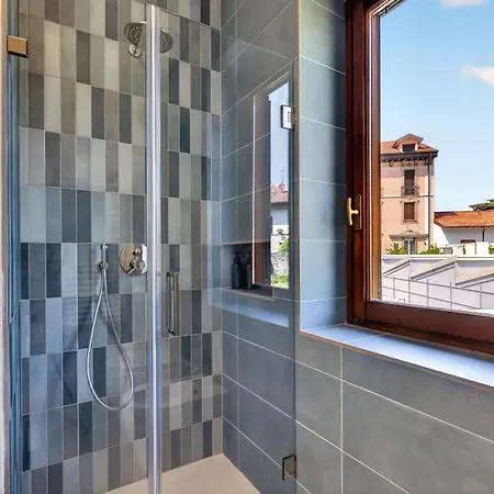 Exclusive - Parking - View Varenna