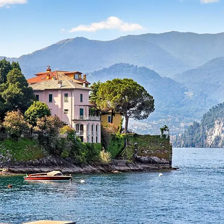 Exclusive - Parking - View Vila Varenna